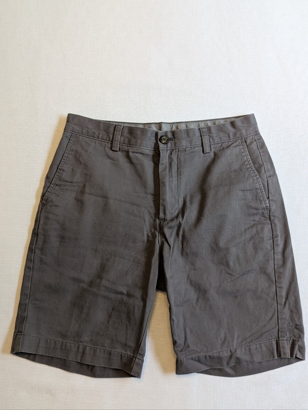 Amazon Essentials Men's Gray Slim Fit Chino Shorts Size 30